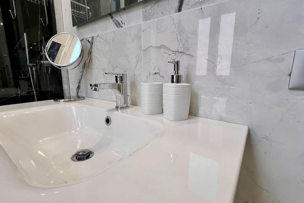 Urban House - Modern Flat Navigli Milan Center Apartman Kültér fotó